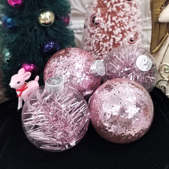 Pretty Pastel Pink Glass Christmas Ornament Balls Tinsel Filled Glitter Shabby - Picture 1 of 2